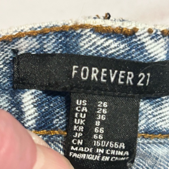 Forever 21 Acid Wash Distressed Denim Shorts with Pyramid Studs - Picture 6 of 6